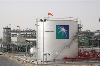 Giá dầu châu Á tăng vọt sau vụ tấn công các cơ sở dầu mỏ tại Saudi Arabia